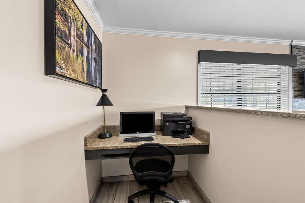 Best Western Delhi Inn Facilities photo